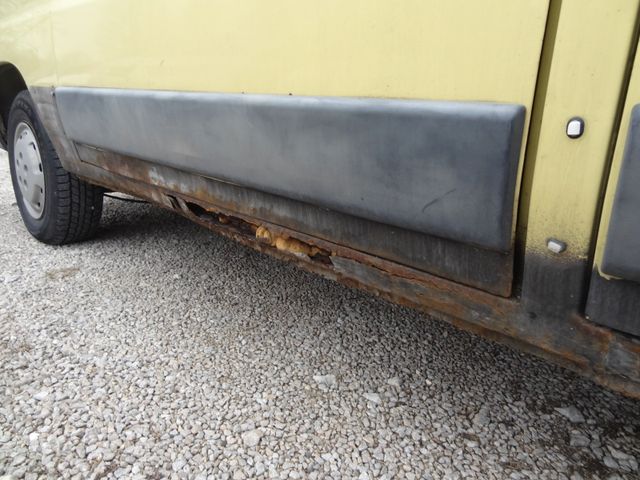 Fahrzeugabbildung Fiat Ducato Kombi 15 2.3 JTD Radstand 3200/9-Sitzer/
