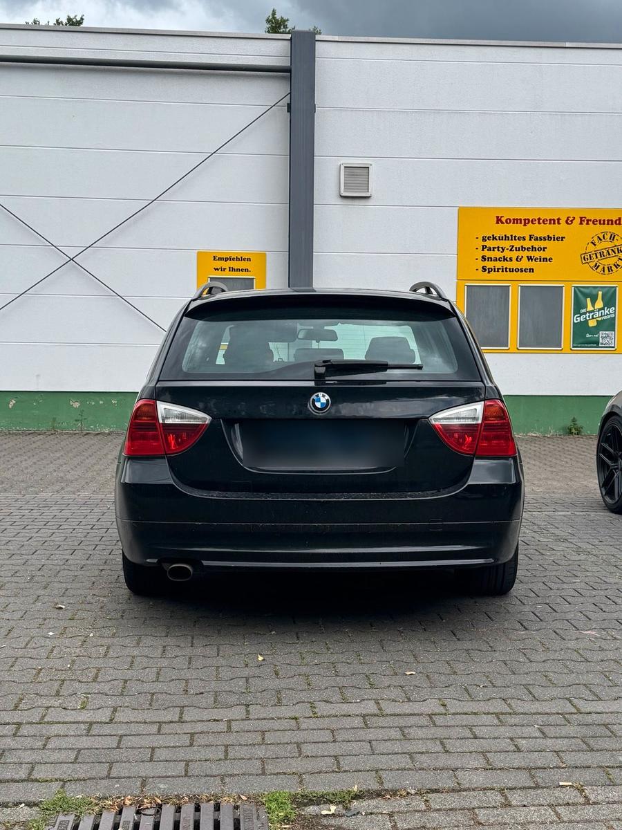 BMW 318 2006 — engine 131 HP (96kW)