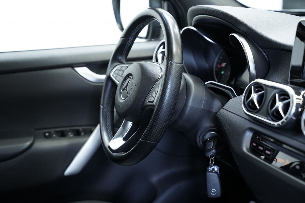 Mercedes Benz X 250