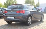 BMW 120d/VOLL SHEFT/LED/NAVI/SHZ/PDC/RCAM/8FACH/BT/ - BMW: V12