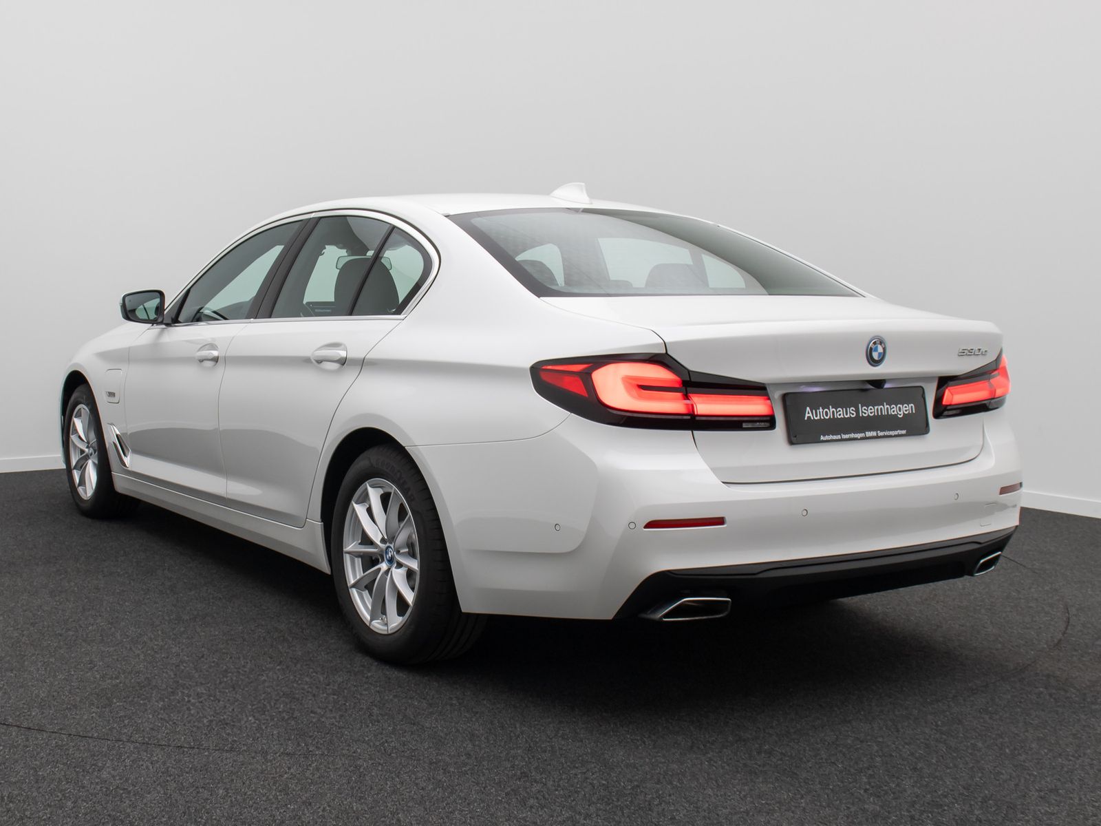 Fahrzeugabbildung BMW 530e ACC 360° HUD DAB Memory Alarm Leder Sport
