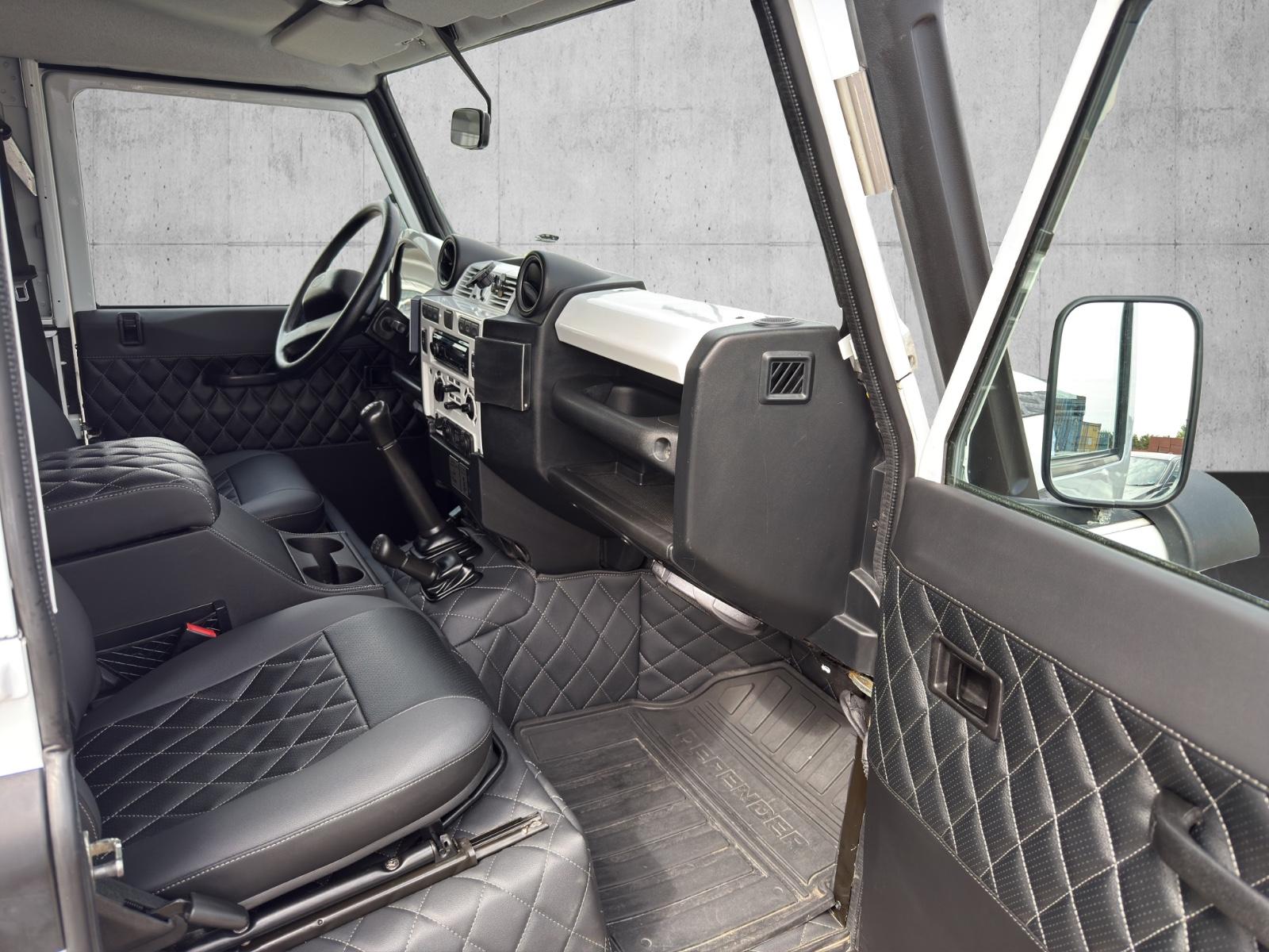 LAND ROVER DEFENDER - 90 HARD TOP -  122 CV - BVM