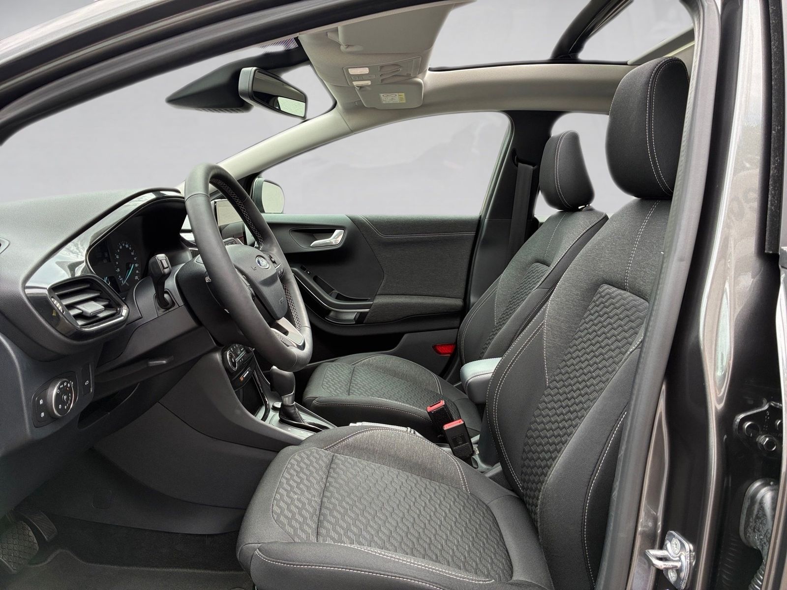Fahrzeugabbildung Ford Puma 1,0Hybrid Titanium Automatik,Navi,Pano,Allw