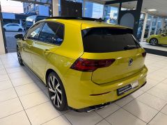 VW Golf  R-LINE DSG ACC PANO STANDHZG AHK GARANTIE