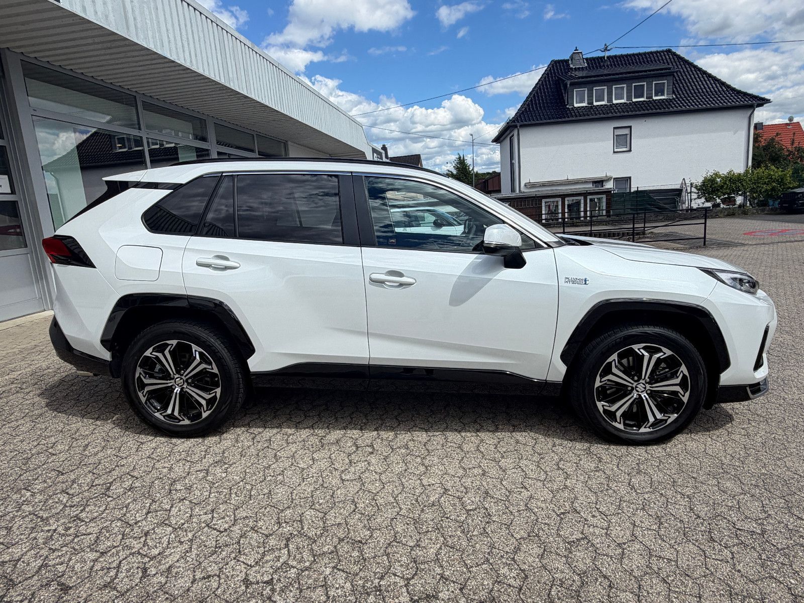 Fahrzeugabbildung Suzuki Across 2.5 Plug-In Hybrid Comfort+ E-Four/ACC/