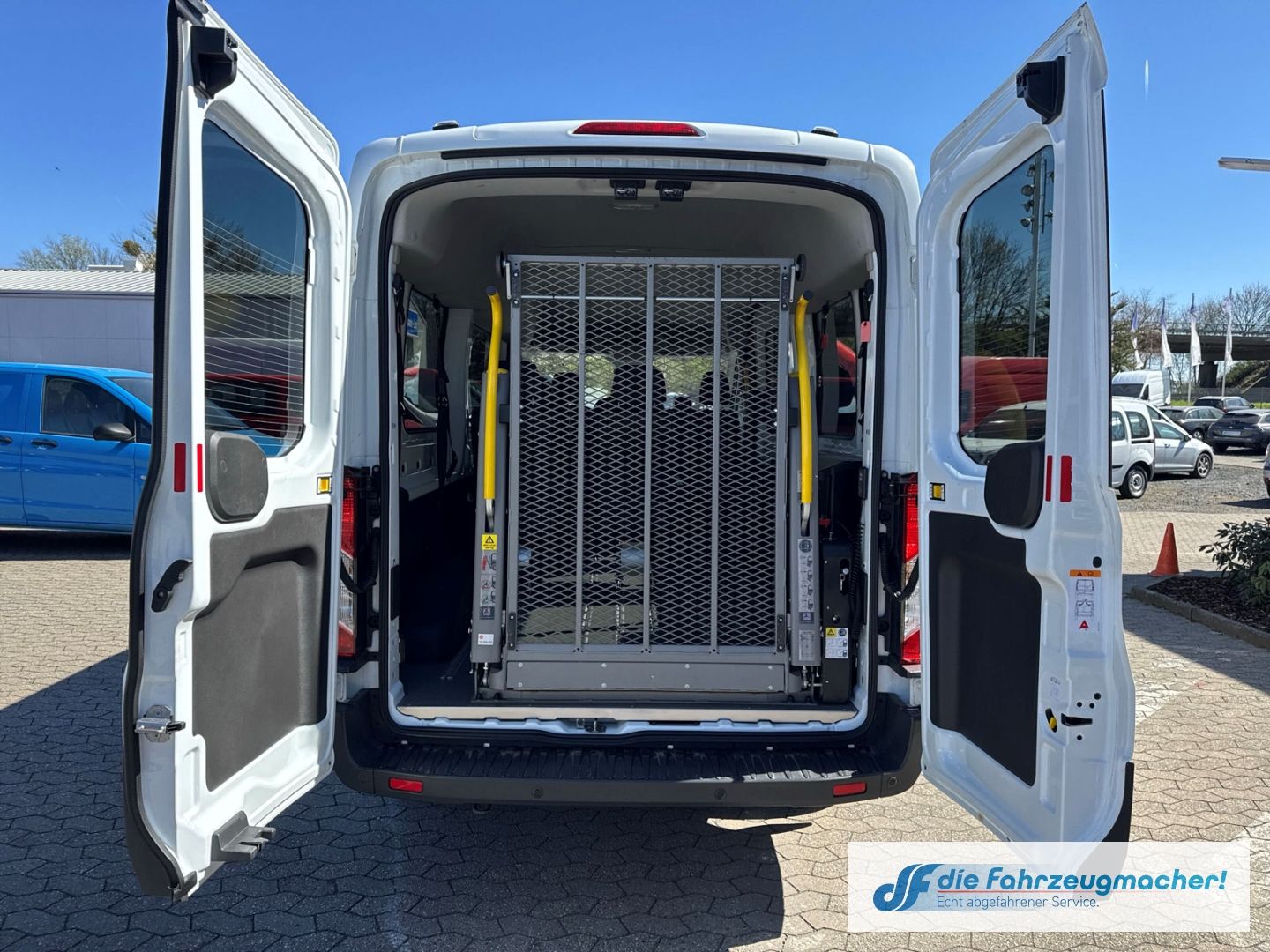 Fahrzeugabbildung Ford Transit Kombi 350 L3 Trend 2.0 TDCi 7-Sitzer KLI