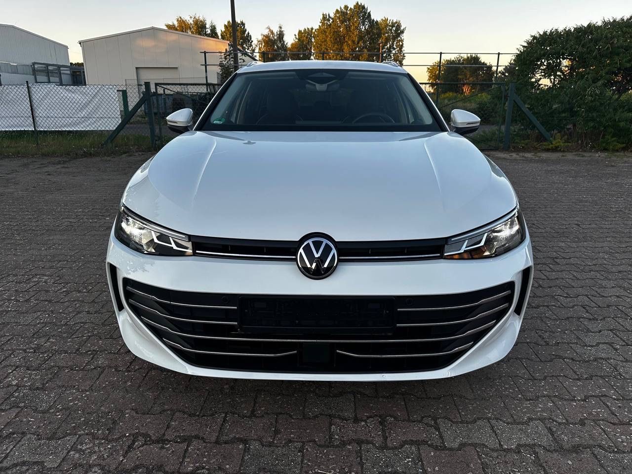 Volkswagen Passat Variant 1.5 eTSI 110 kW Business LED KAM imagem 2