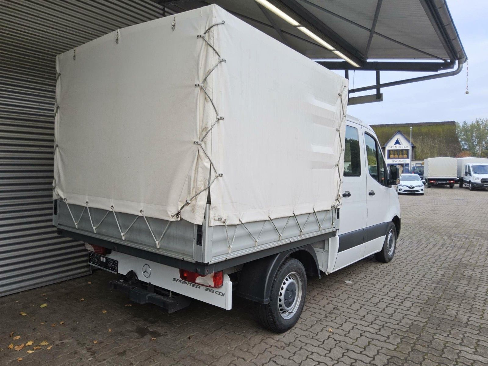 Fahrzeugabbildung Mercedes-Benz Sprinter 215 CDI 9G Pritsche/Plane Klima AHK