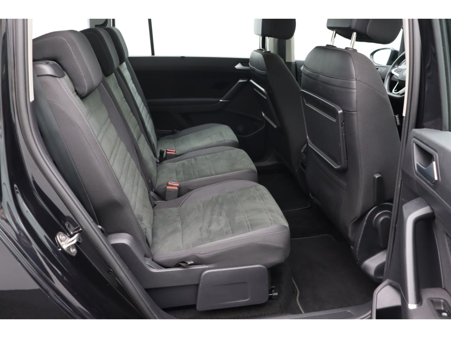Fahrzeugabbildung Volkswagen Touran Comfortline BMT Start-Stop AHK Schwenkbar