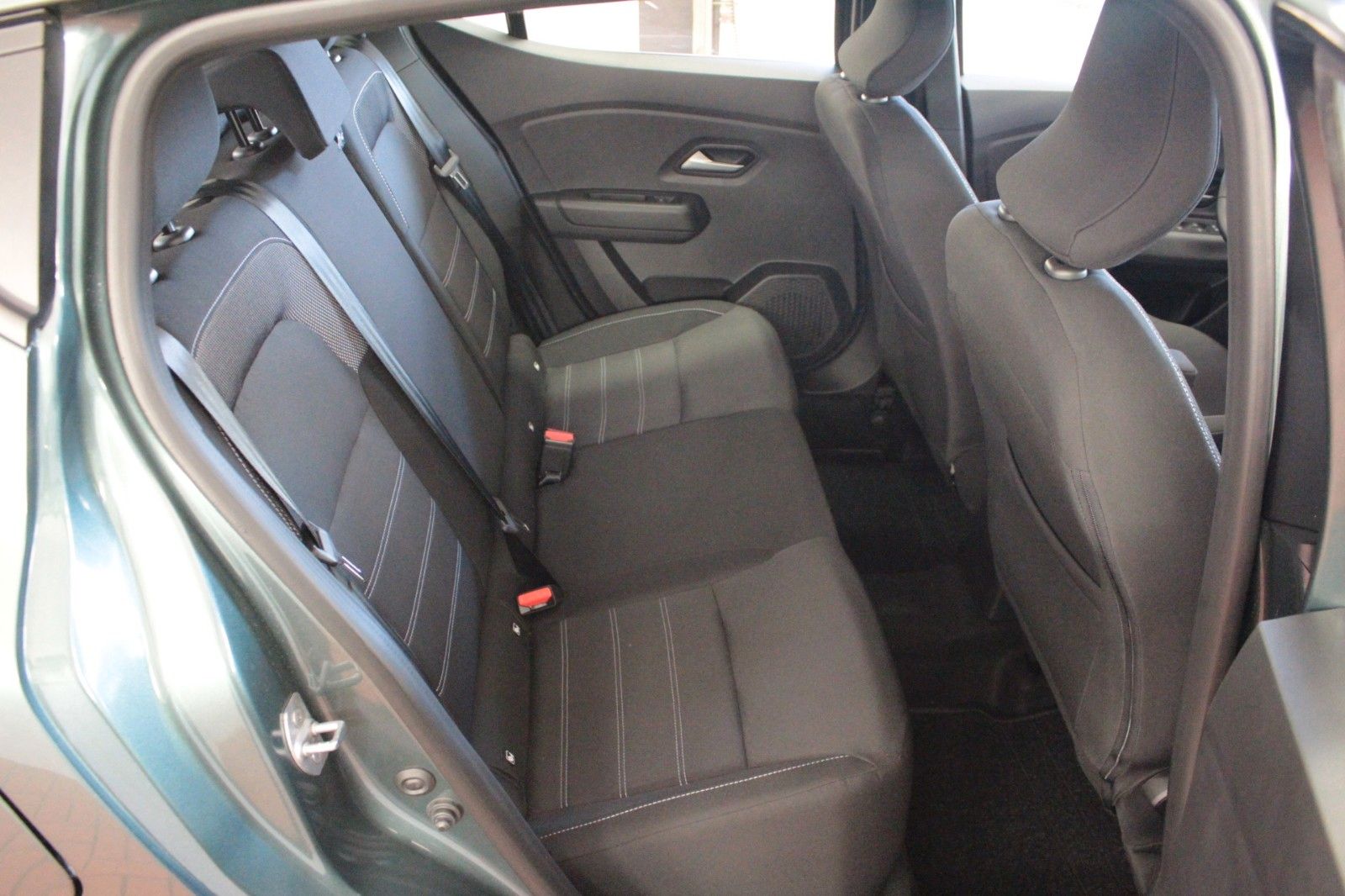 Fahrzeugabbildung Dacia Sandero TCe 100  ECO G Expression*Winterpaket*