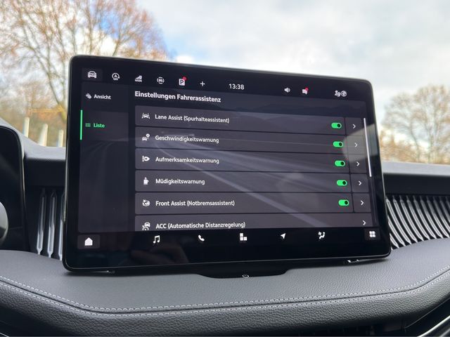 Superb Combi 2.0 TDI L&K DSG HUD PANO MATRIX-LED