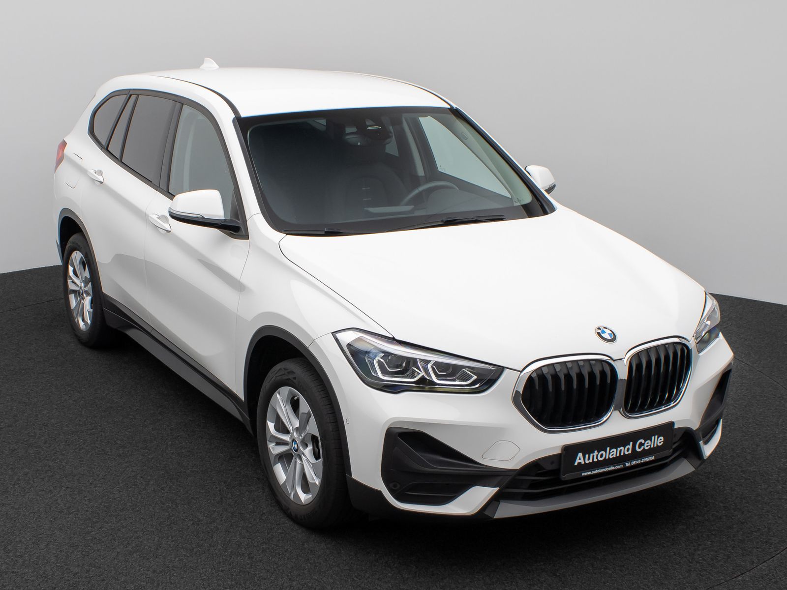 Fahrzeugabbildung BMW X1 sD18i Parkassistent DAB HiFi Navi LED Sport