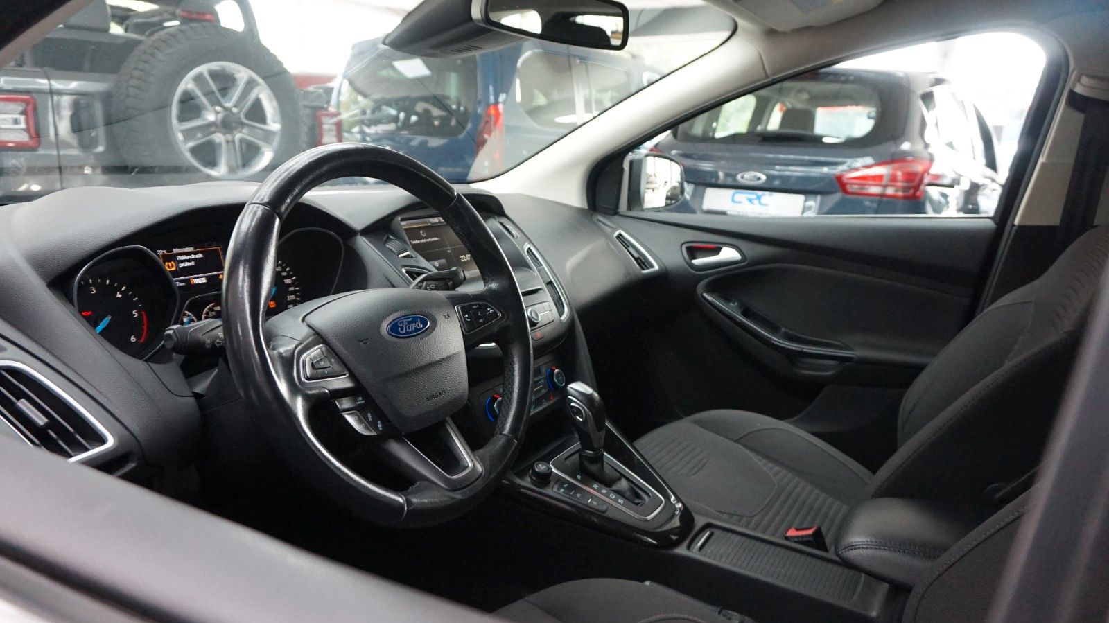 Fahrzeugabbildung Ford Focus Turnier Titanium  4,4L / 100 Verbrauch