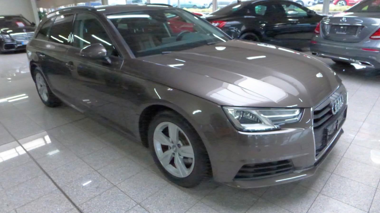 Audi A4 Avant Basis Ultra-LEDER-NAVI-SPORTFAHR