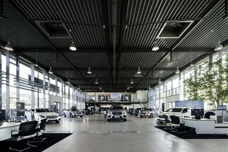 showroom-image-top