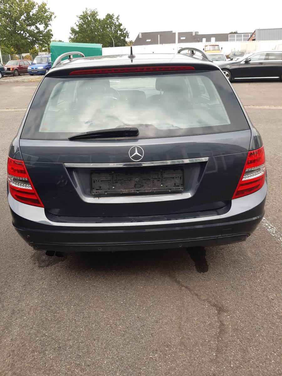 Mercedes-Benz C180 2014 — photo 7