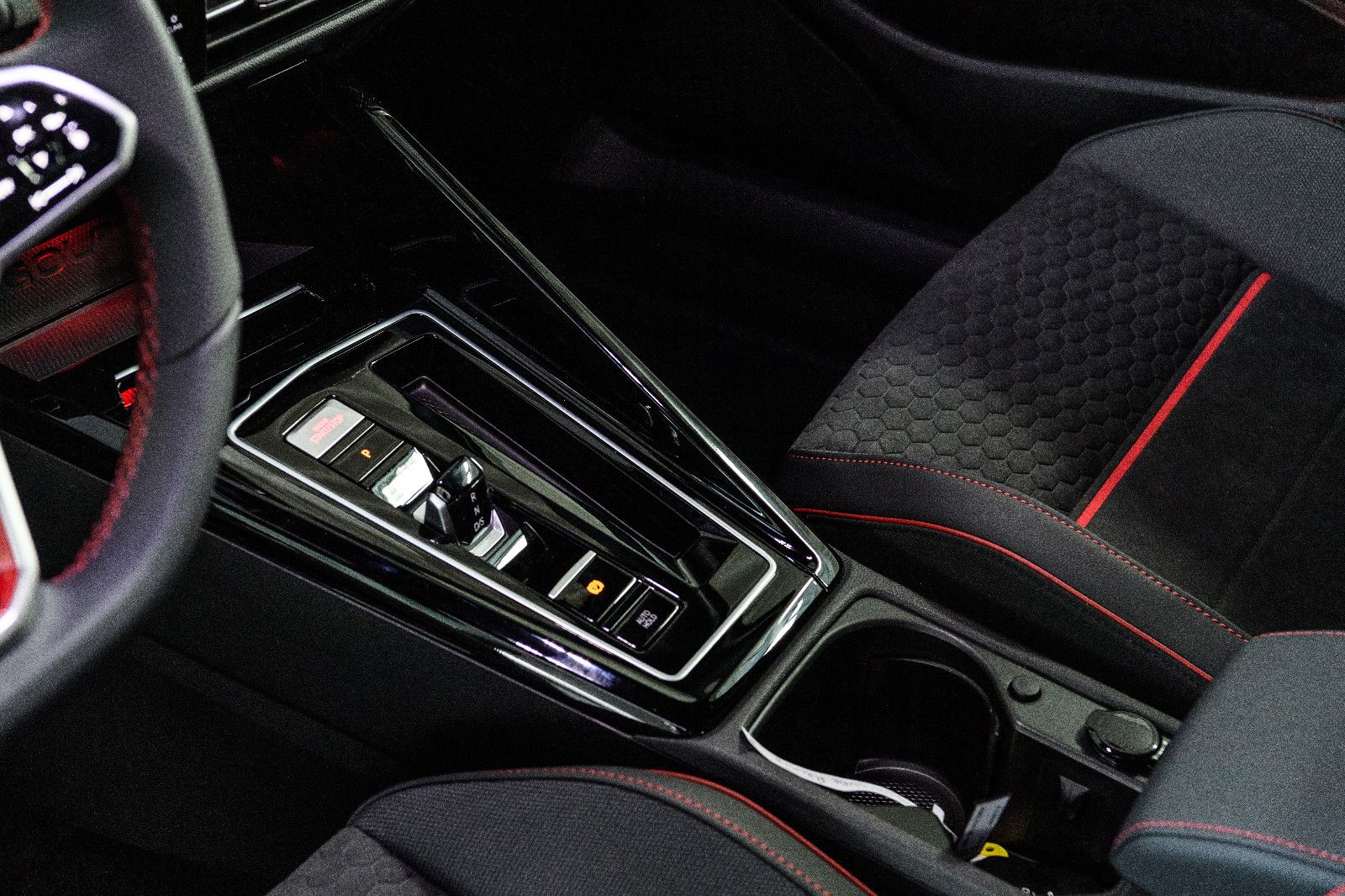 Fahrzeugabbildung Volkswagen Golf VIII GTI Clubsport *BLACK-STYLE*19"*KAMERA*