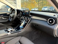 Fahrzeugabbildung Mercedes-Benz C 180 T CGI Navi Sitzh Alu LED el.Klappe 2.Hand