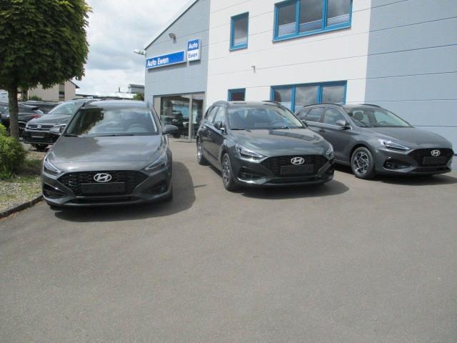 Hyundai i30 cw Autom. Sitzh.Lenkrh. Kamera Navi m.Farben