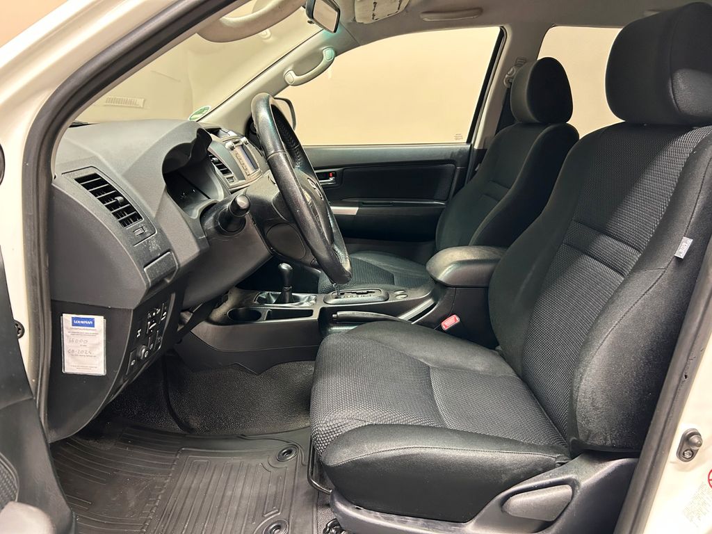 Toyota Hilux Double Cab 3.0 d 4x4 *AHK*DACHTRÄGER*NAVI*