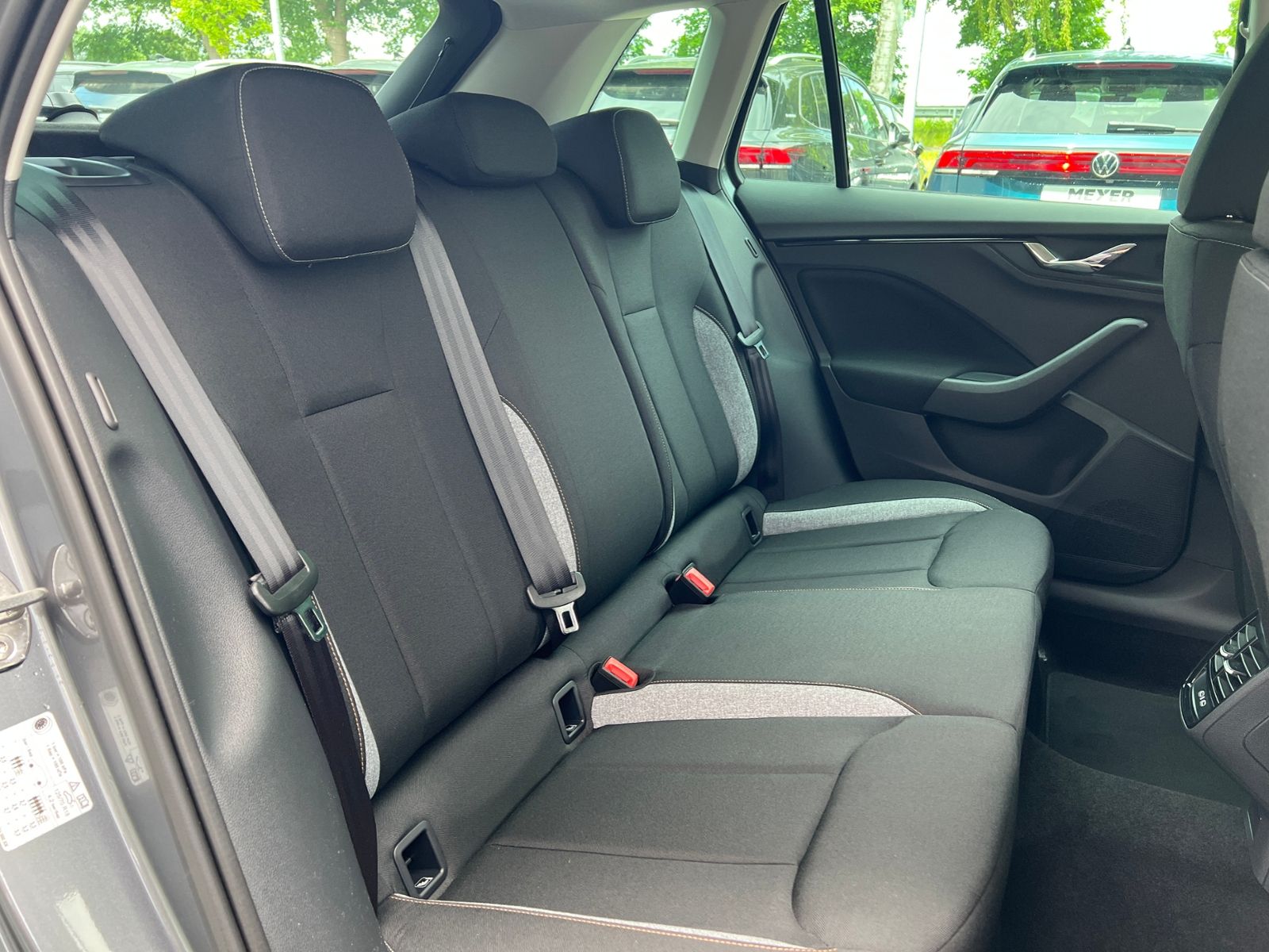 Fahrzeugabbildung SKODA Kamiq Balance 1.0 TSI DSG *Black Style,AHK,Matri