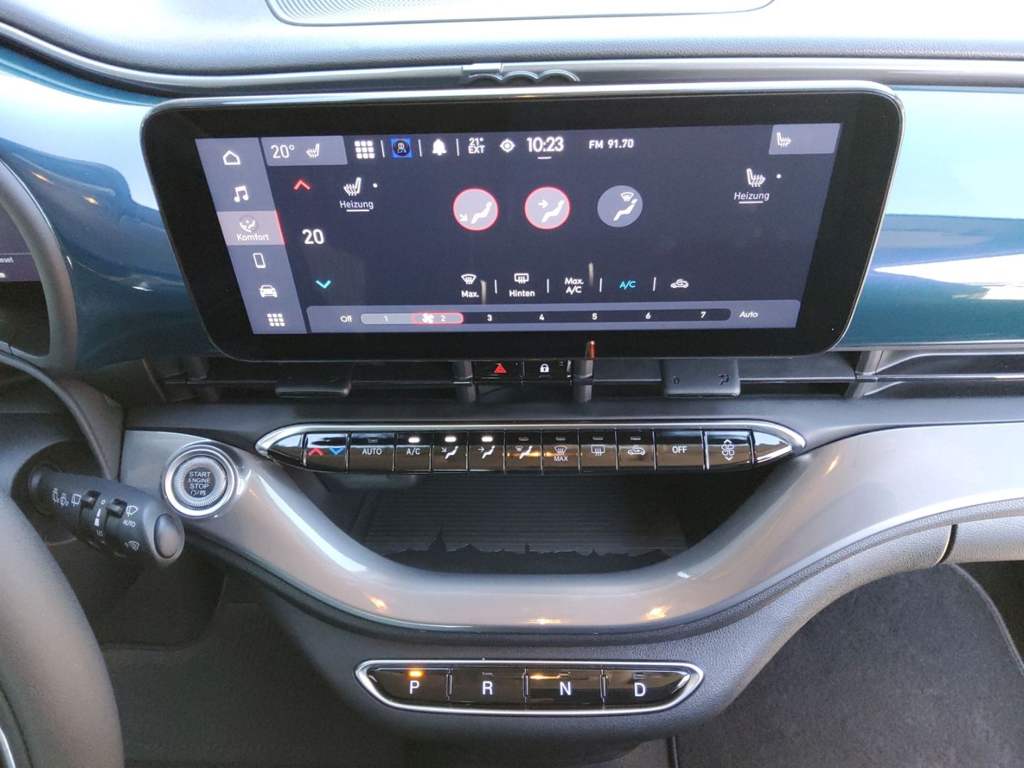 Fahrzeugabbildung Fiat 500e LED SHZ PDC DAB 360°DroneView Keyless CarPl