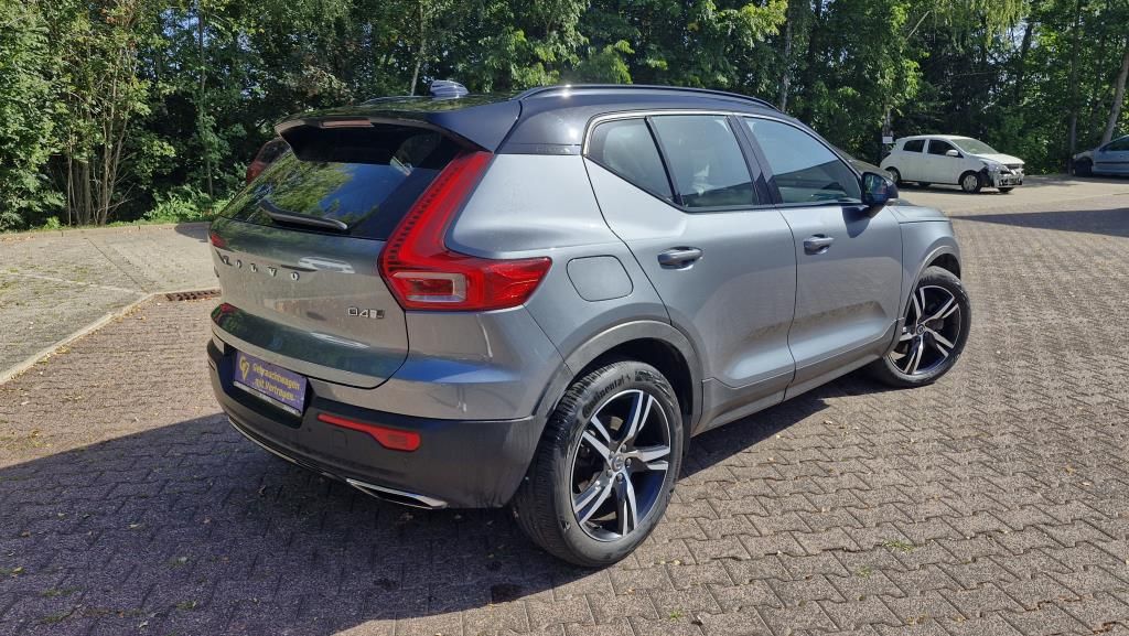 Autohaus Zimpel - Volvo XC40 2.0 AWD R-Design AHK+Winterräder+Pano-dach - Bild 4 Autohaus Zimpel - Volvo XC40 2.0 AWD R-Design AHK+Winterräder+Pano-dach - Bild 4