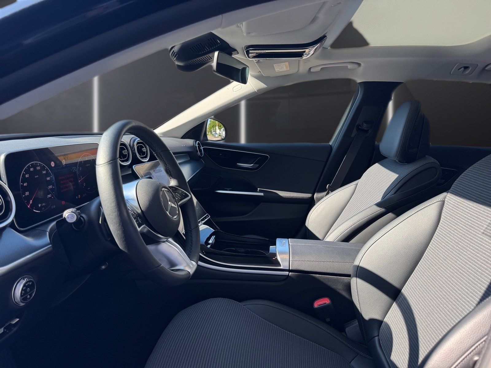 Fahrzeugabbildung Mercedes-Benz C 200 T Avantgarde*AHK*Pano*STDHZG*Kamera*ELD