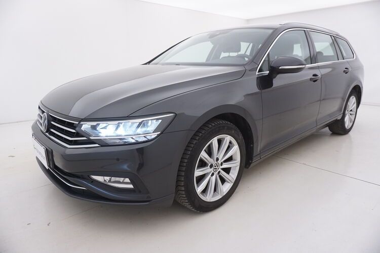 Volkswagen Passat - 1