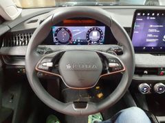 SKODA Superb Combi 2.0TDI  Selection Standheizung Pano