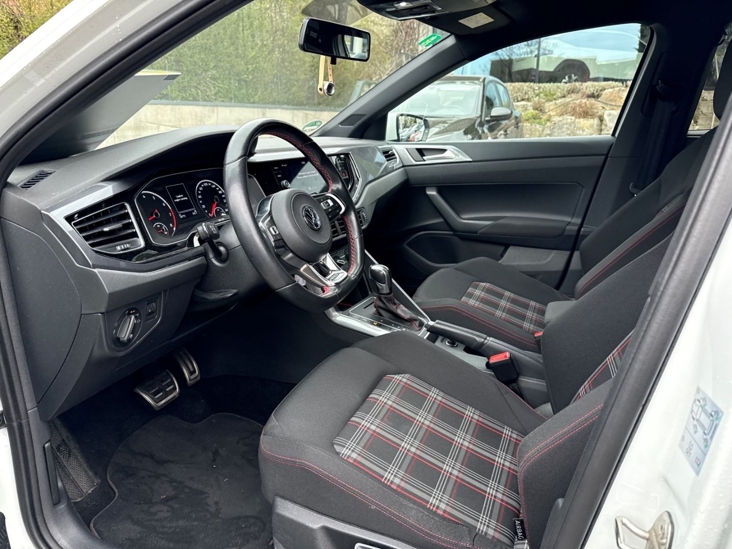 Fahrzeugabbildung Volkswagen Polo VI GTI Dyn. Kurvenlicht Sperrdiff. ACC Fahr