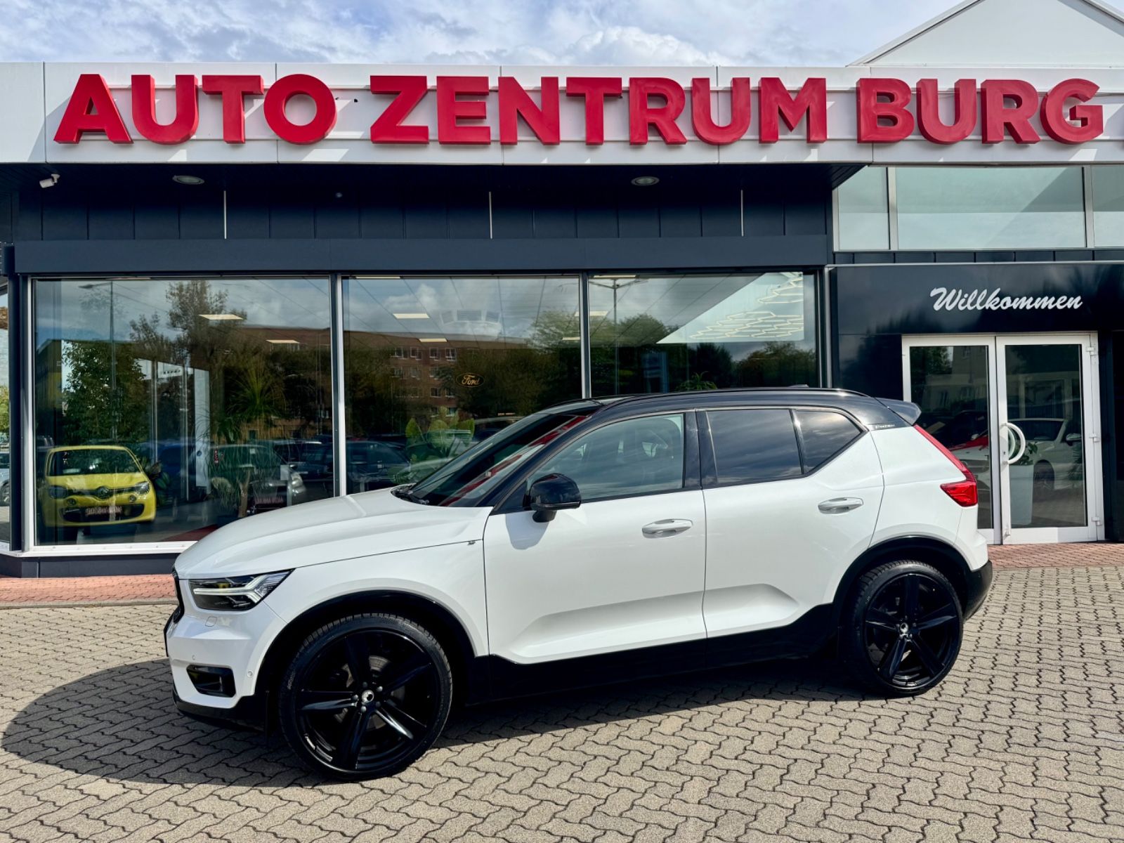 Volvo XC40 XC 40 R Design AWD Automatik 360°Kamera
