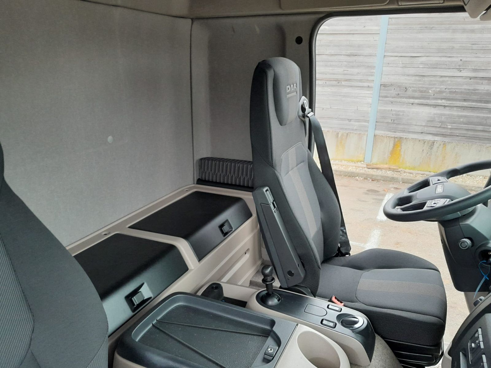 Fahrzeugabbildung DAF FA XB 230 12t Junge Curtainsider