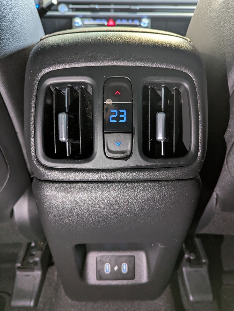 HYUNDAI Tucson 1.8 T-GDI Prime Mild-Hybrid 4WD Pano AHK - Image 34