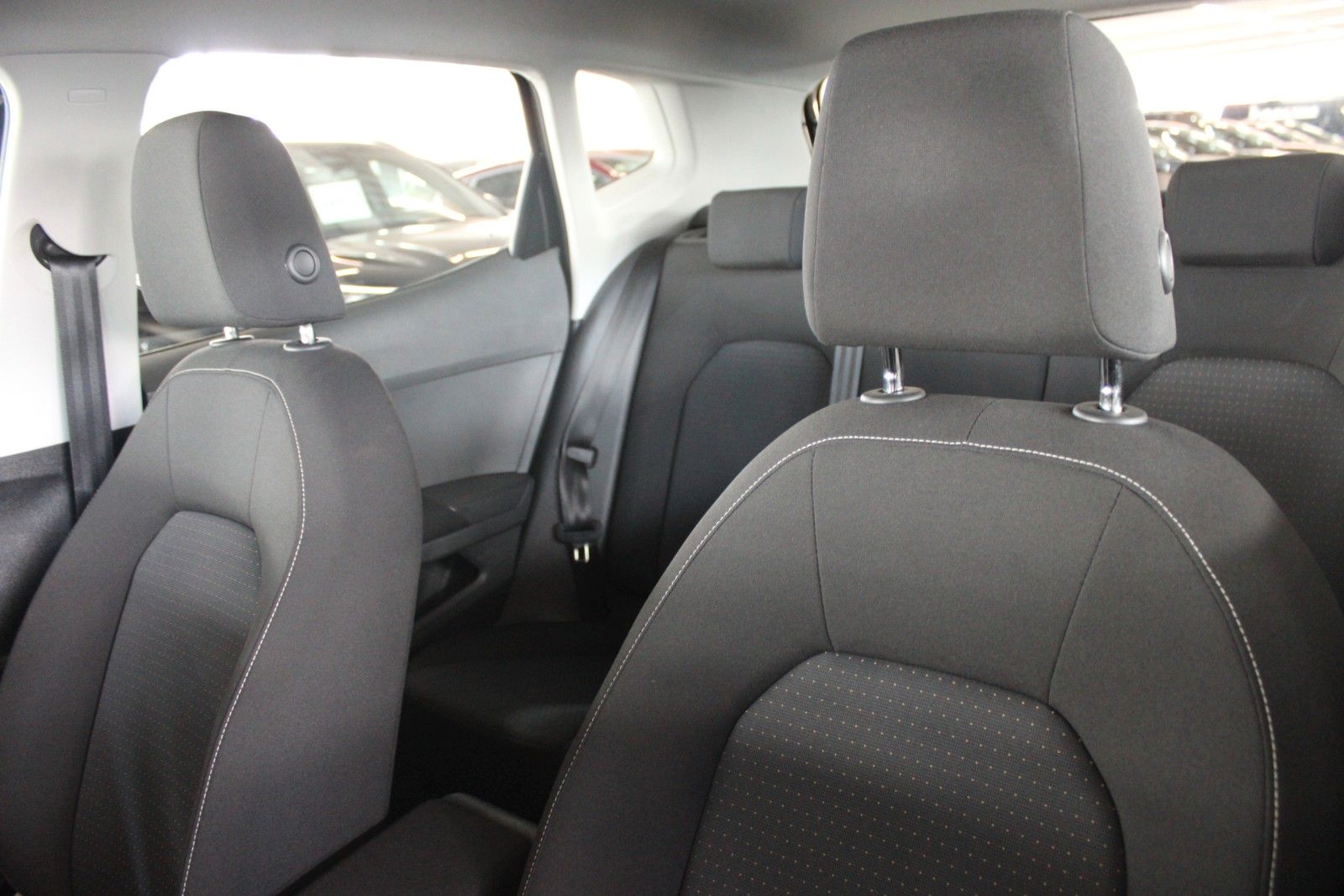 Fahrzeugabbildung SEAT Arona 1.0 TSI Style LED PDC Kamera Allwetterreif