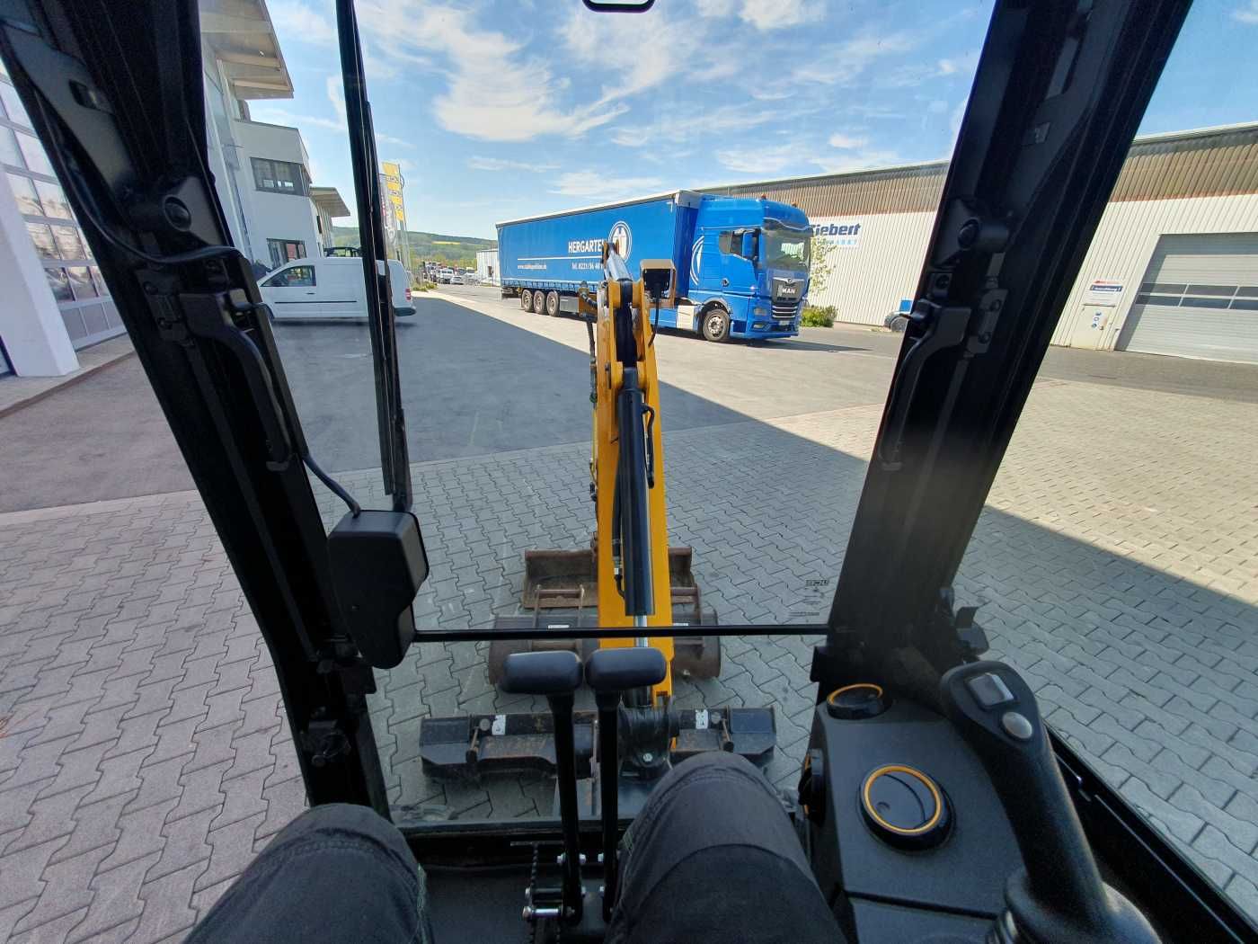 Fahrzeugabbildung JCB 19C-1 / 528h / 2022 / Powertilt / Löffelpaket