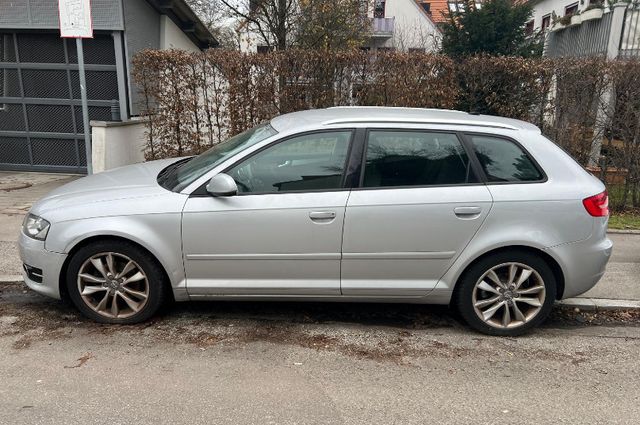 Audi A3 2.0 TDI ~MOTORPROBLEM~ WENIG KM! NAVI XENON