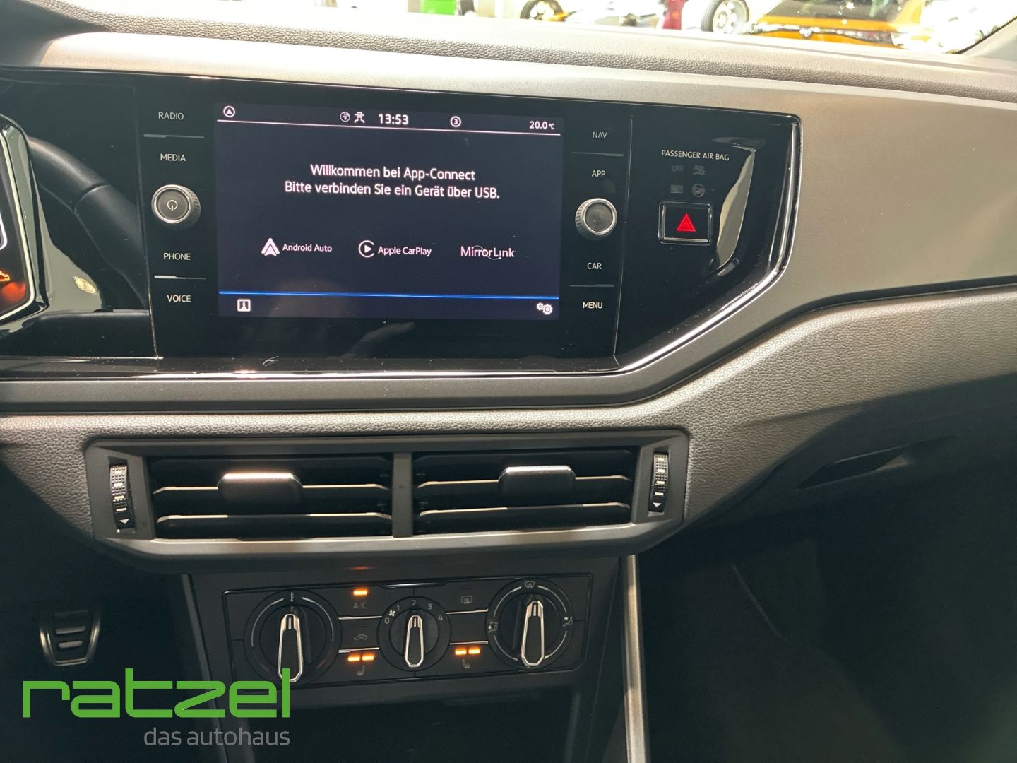 Fahrzeugabbildung Volkswagen Taigo R-Line 1.0 TSI App Connect LED Matrix