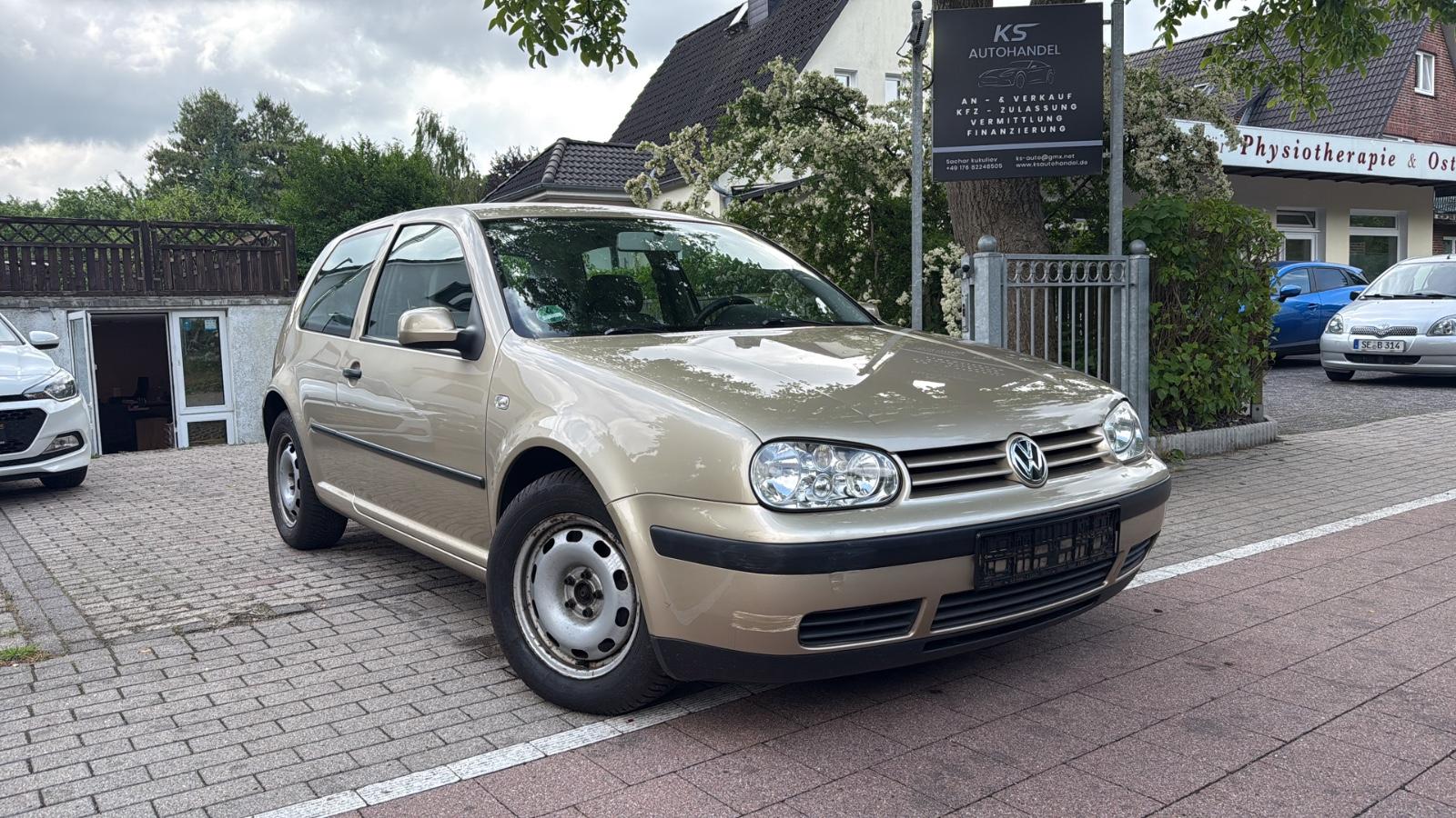Volkswagen GOLF 1.6 COMFORTLINE/AUTOMATIK/INSPEKTION NEU