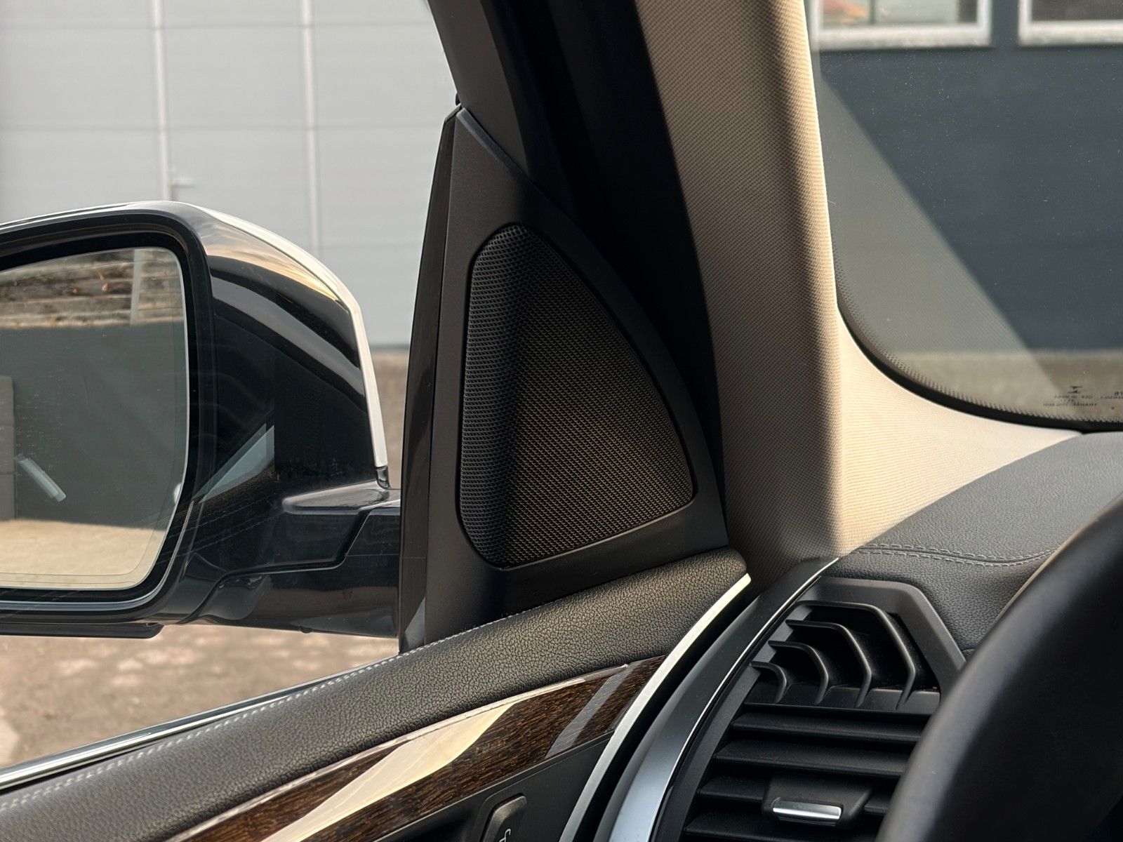 Fahrzeugabbildung BMW X3 xDrive 30i Luxury Line Pano Akustik Komf. HuD