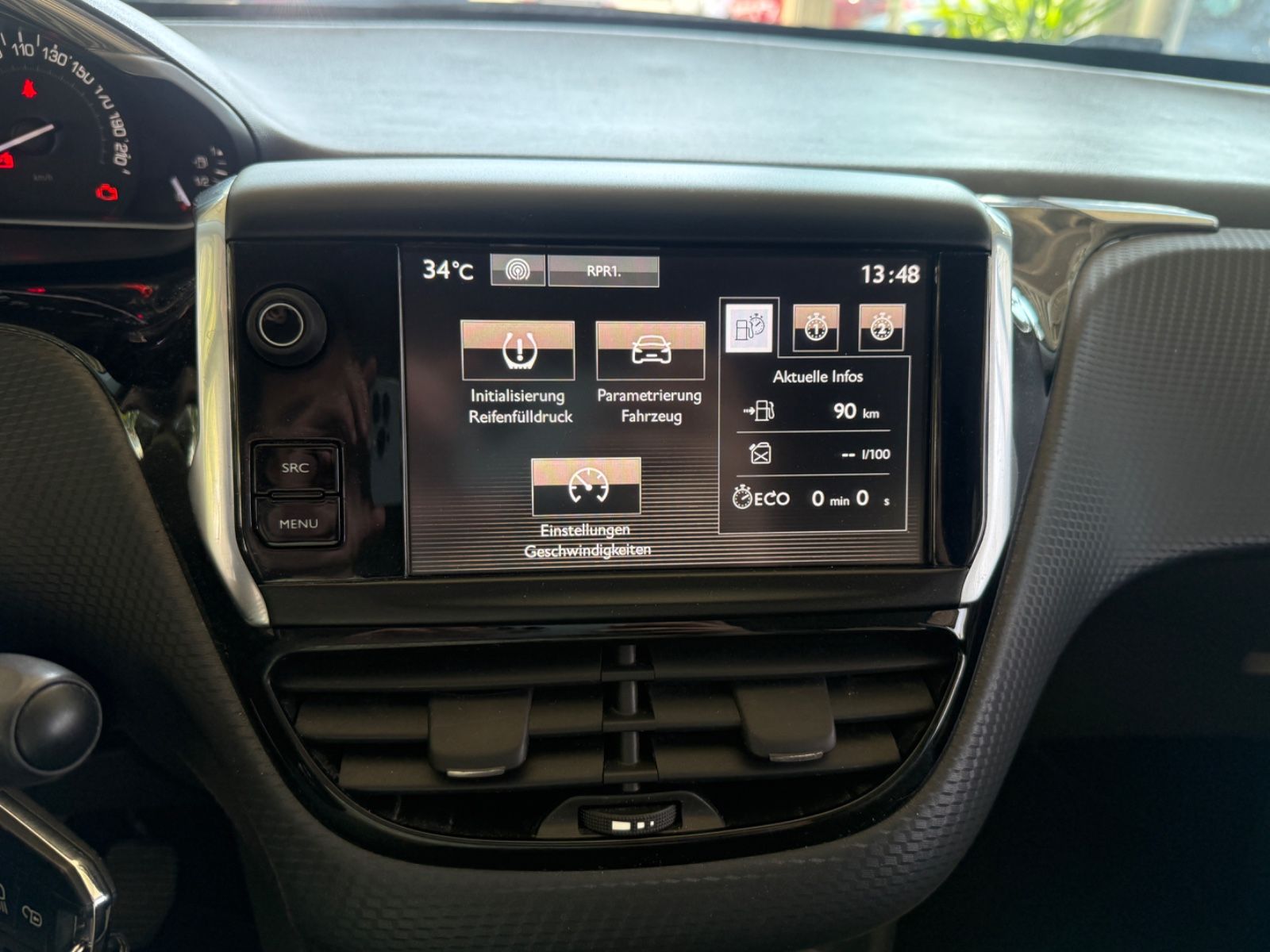 Fahrzeugabbildung Peugeot 2008 Active