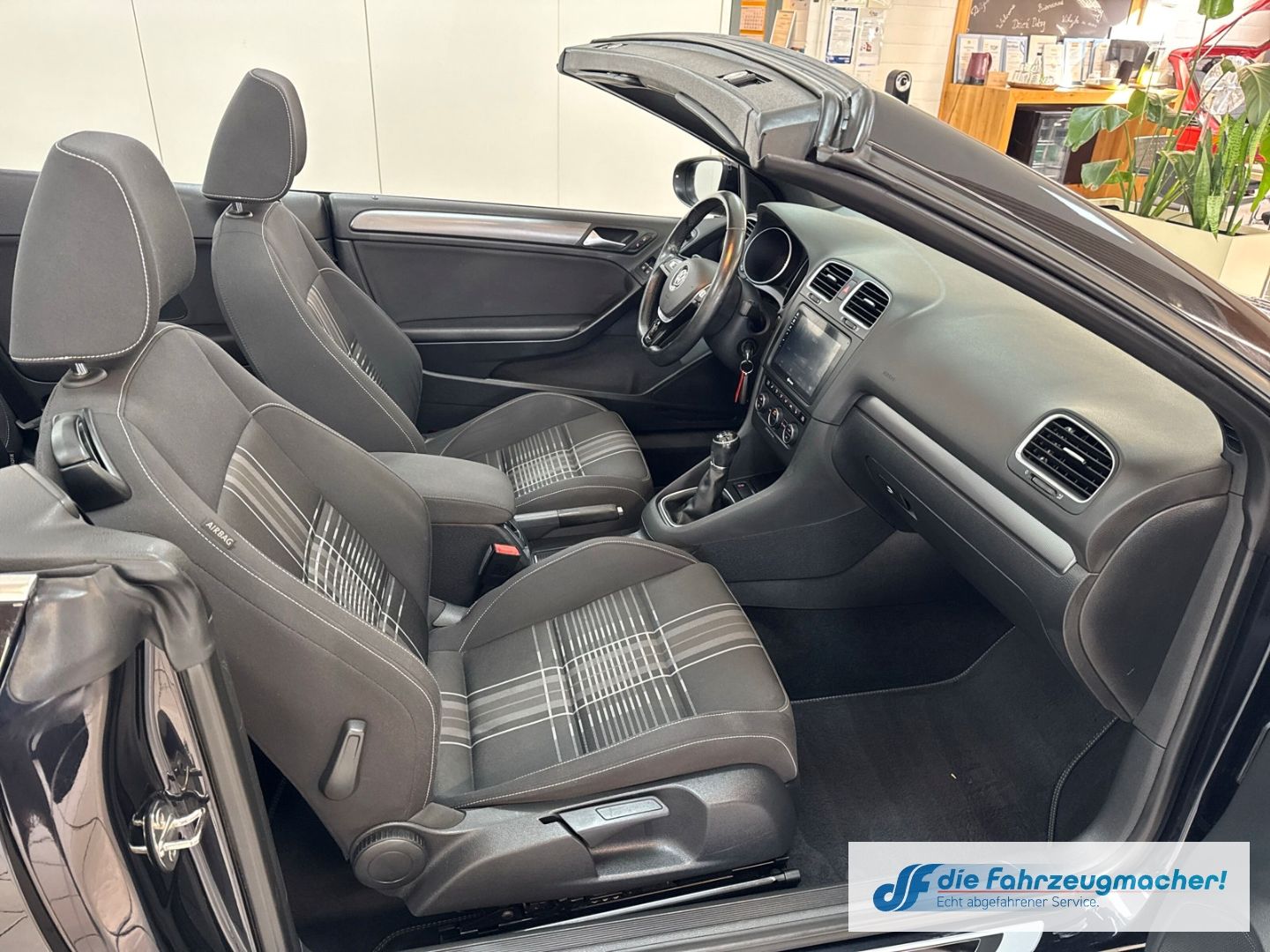 Fahrzeugabbildung Volkswagen Golf VI Cabriolet Lounge BMT Navi Dyn. Kurvenlic
