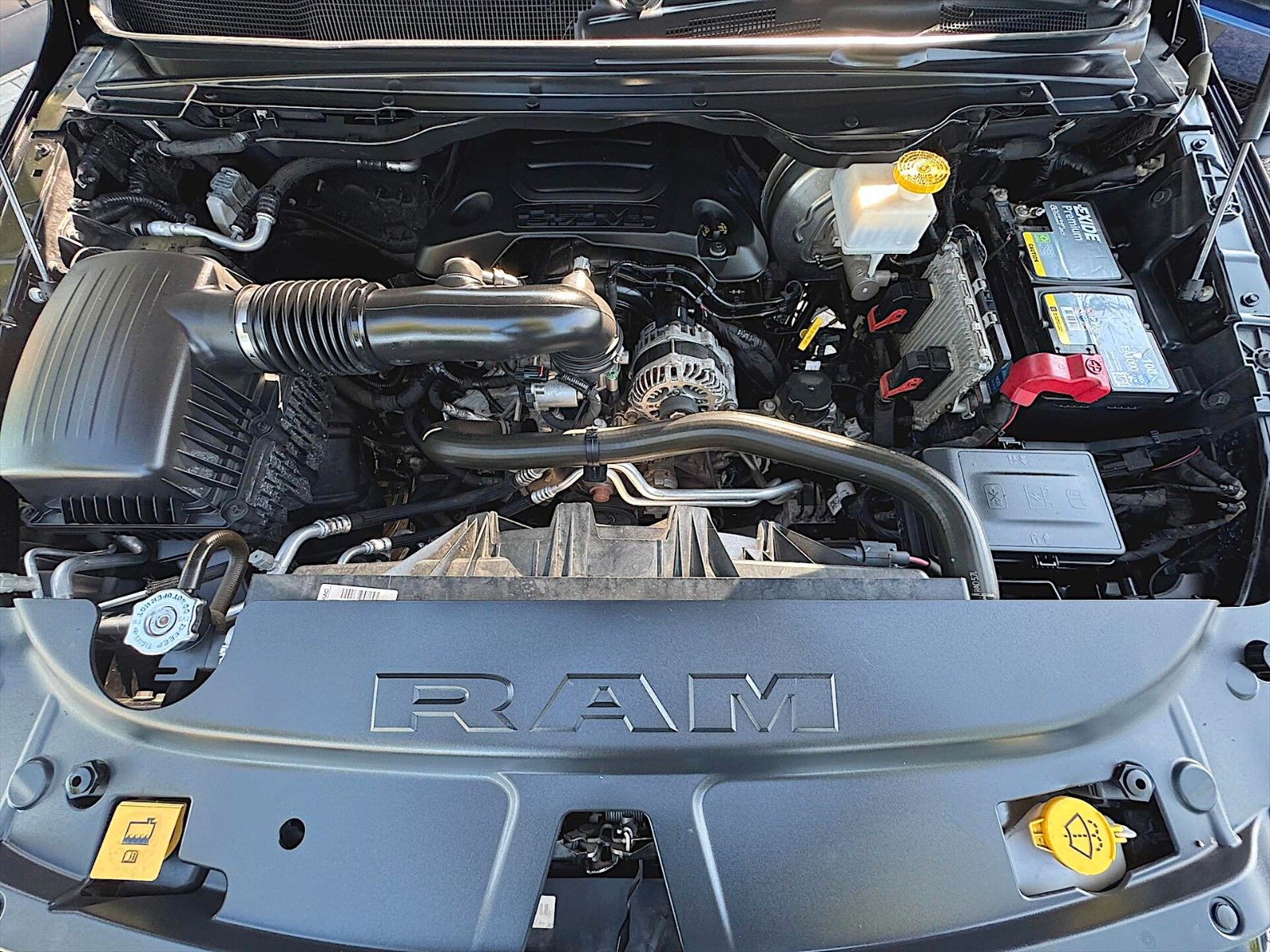 Fahrzeugabbildung Dodge RAM 5.7 V8 HEMI SPORT 4x4 *Pano*360*Luft*ACC*22'