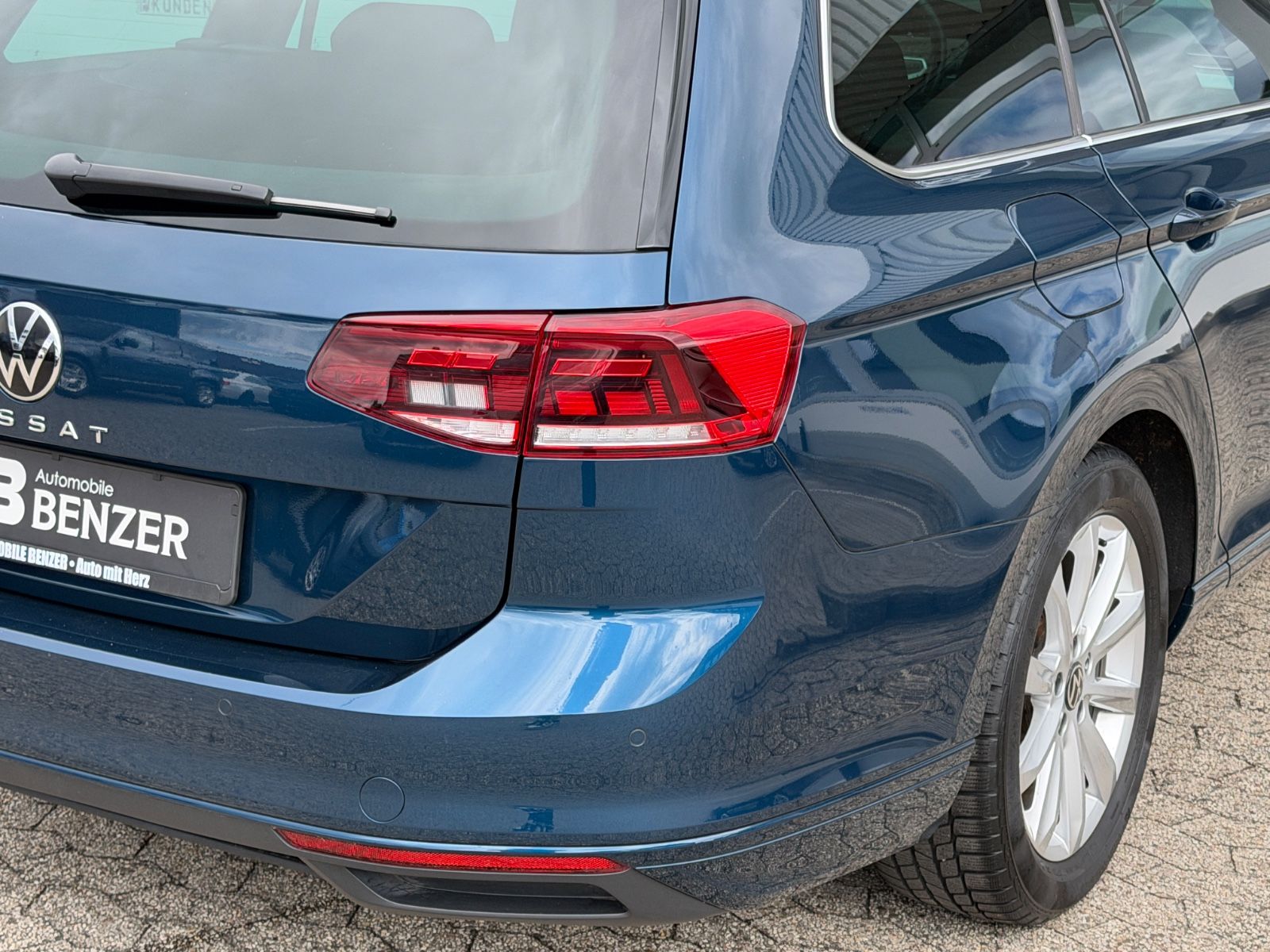 Fahrzeugabbildung Volkswagen Passat Business/AHK/Pano/LED/R-Cam/CarPlay/NAVI