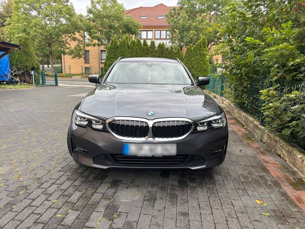 Image of BMW 320
