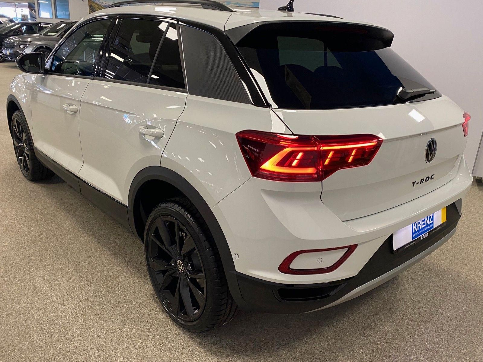 Fahrzeugabbildung Volkswagen T-Roc 1.5 TSI DSG+BLACKSTYLE+PANO+19"+ACC+MATRI+