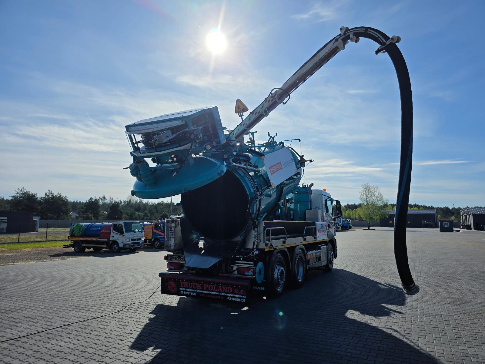 MAN CHANNEL CLEANING druck saug kanal HUWER HYDROVID