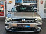 Volkswagen Tiguan Highline 4Motion DSG/LED/AHK/Kamera/ACC - mit Benzin-Antrieb: Beige, mit Android Auto, mit Klimaanlage