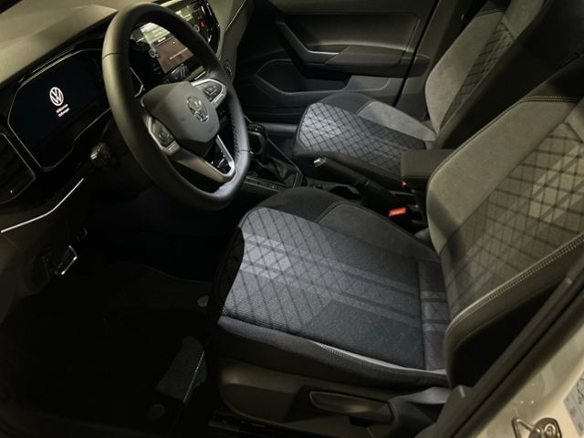 Fahrzeugabbildung Volkswagen Taigo 1,5 TSI R-LINE NAVI IQ DRIVE KAMERA DCP LE