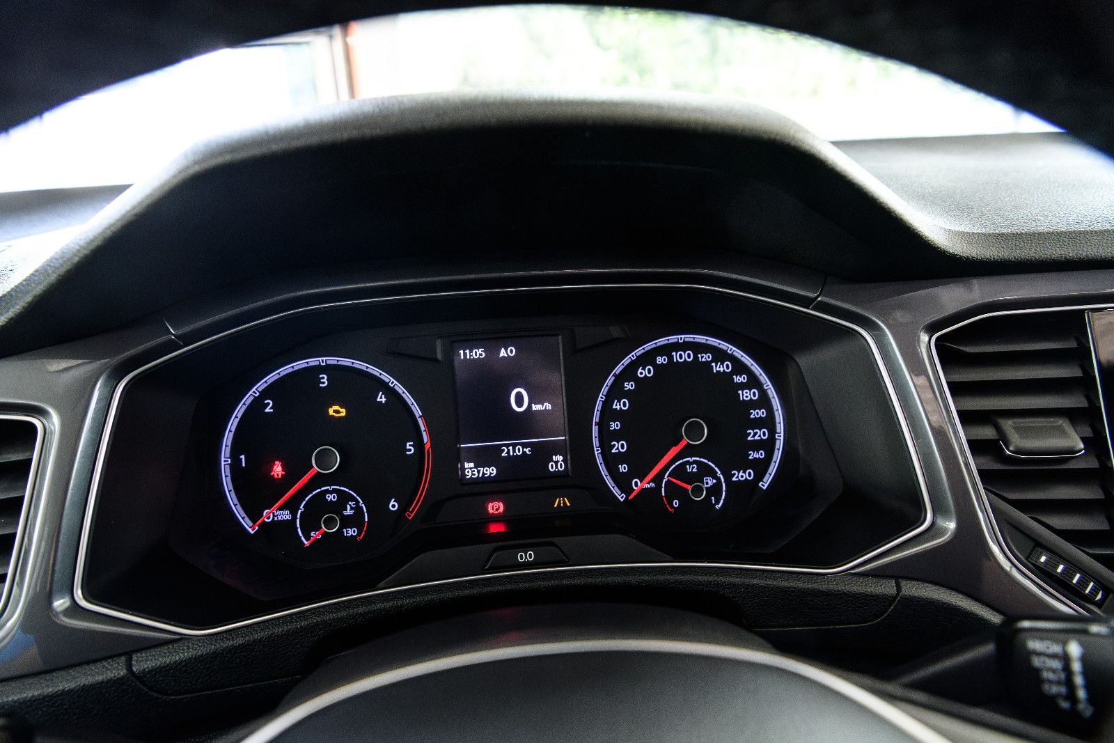 Fahrzeugabbildung Volkswagen T-Roc IQ.DRIVE+AHK+GJR+NAVI+PANORAMA+EL.HECKKLAP